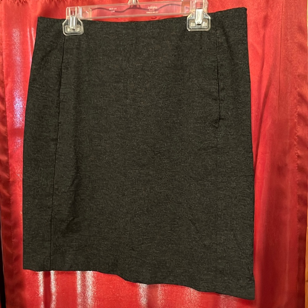 J. JILL ponte pencil skirt. Charcoal gray.  Size M